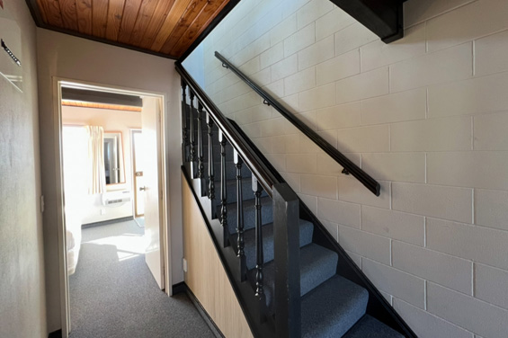 Lake View 2-Bedroom Apartment hall way