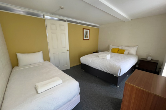 One-Bedroom Studio bedroom 3