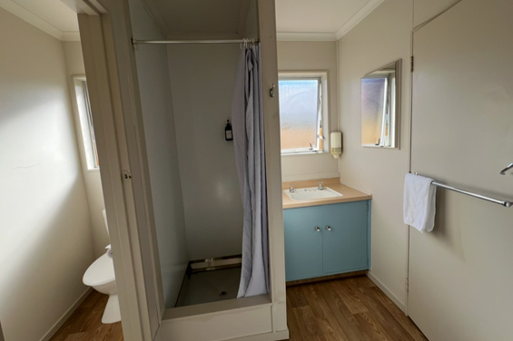 Ground-Floor Family Apartment bathroom