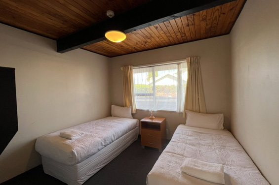 Mountain View 2-Bedroom Apartment bedroom 2